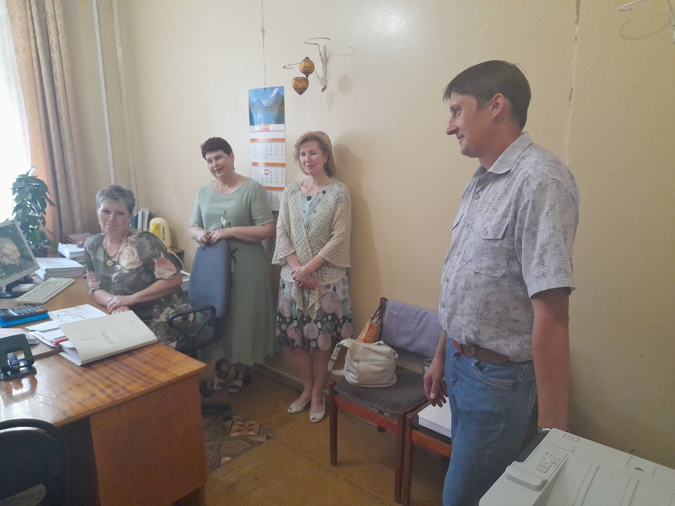 Депутат Собрания представителей Иссинского района Пензенской области Алексей Маркин проводит встречи с населением рабочего поселка Исса