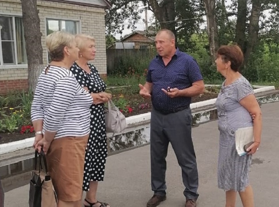Депутат Собрания представителей Иссинского района Пензенской области Тахир Гафаров встретился с населением  