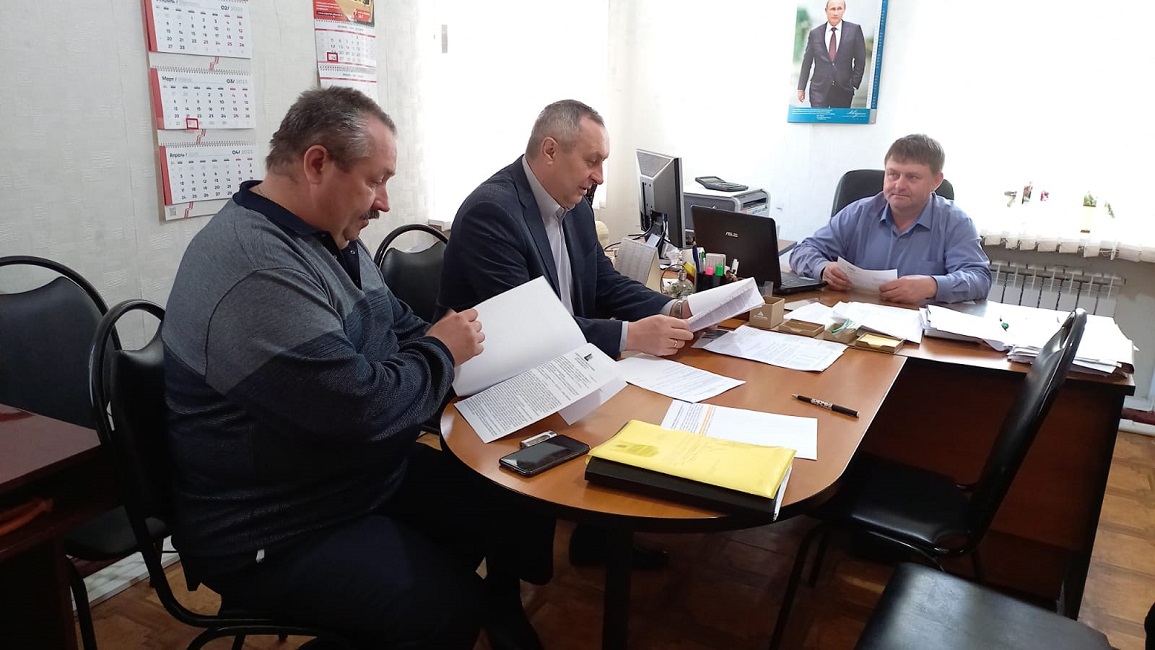 Административная комиссия  Иссинского района провела заседание