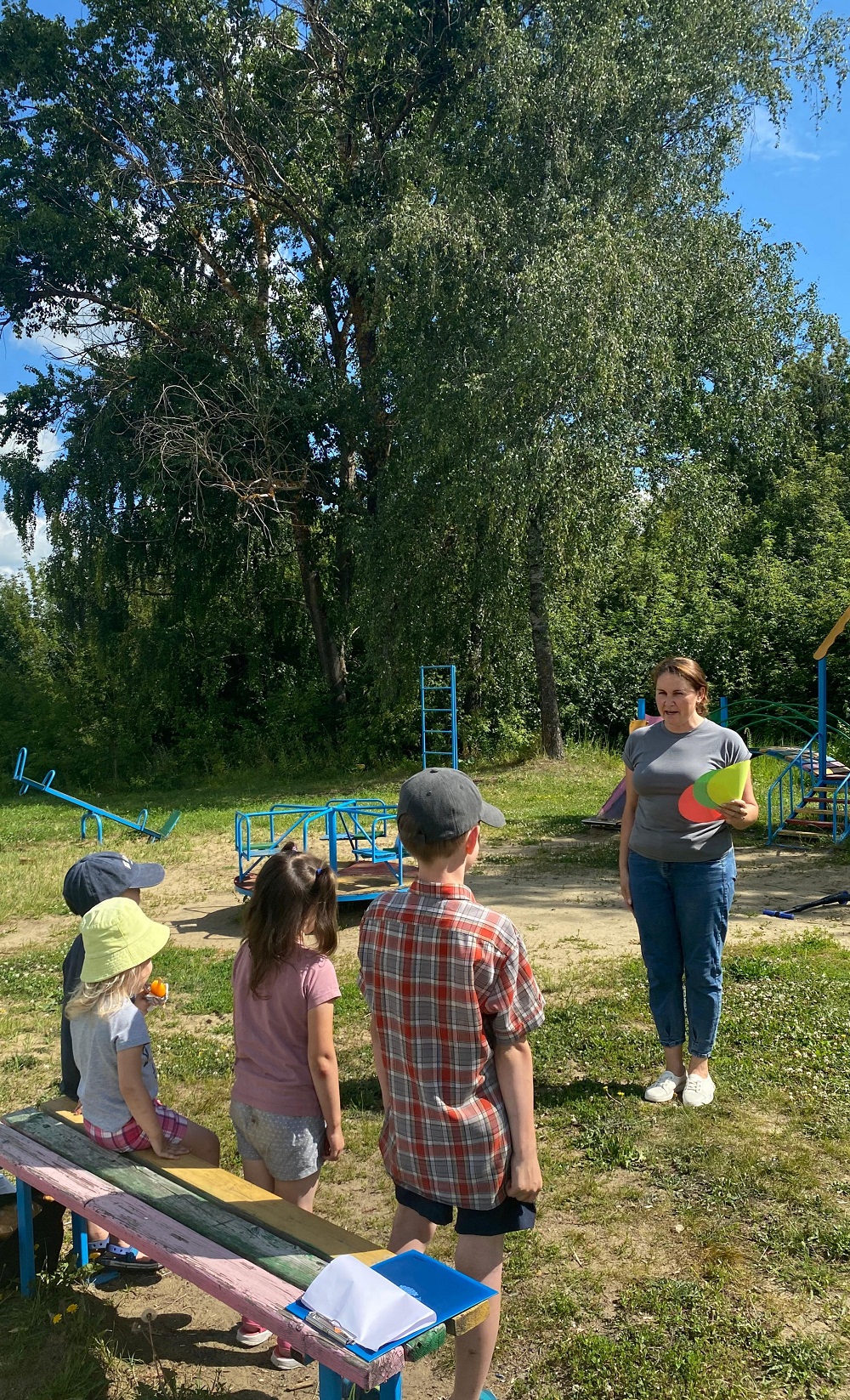 В библиотеке с.Булычево прошла познавательная игра «Веселый светофор» В библиотеке с.Булычево прошла познавательная игра «Веселый светофор»