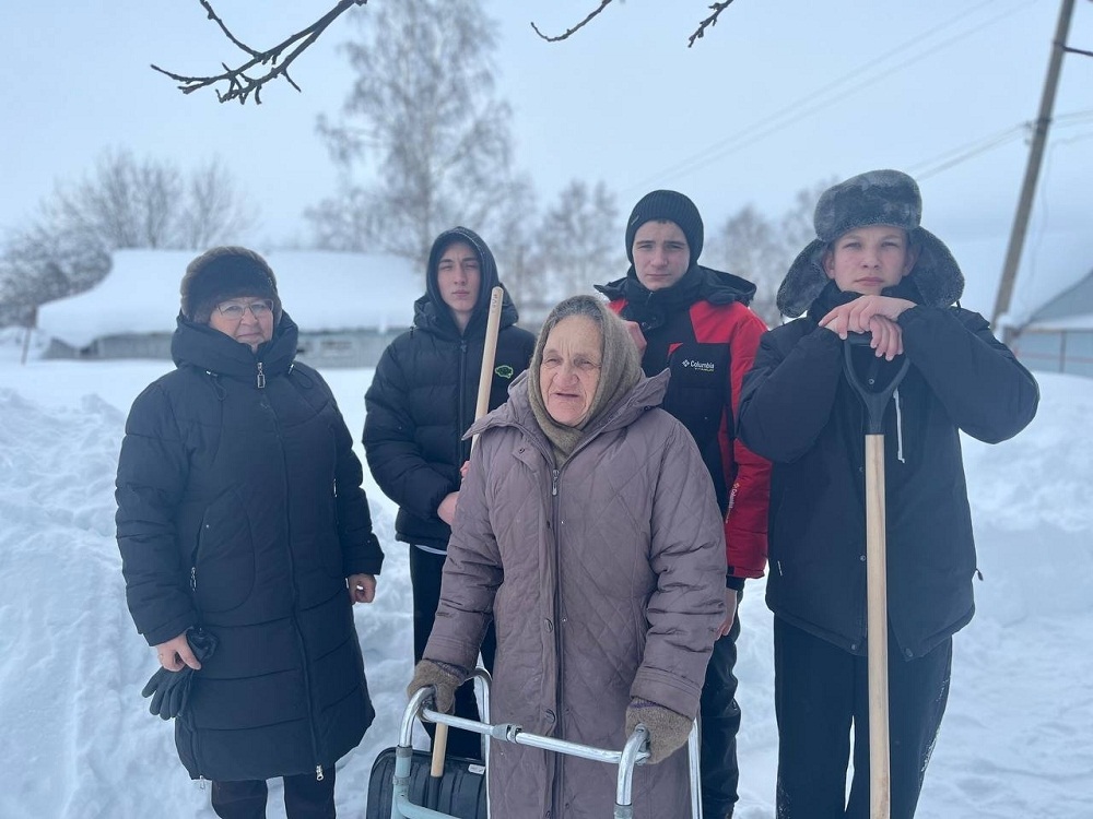  Активисты школы села Соловцово приняли активное участие в акции «Снежный десант»