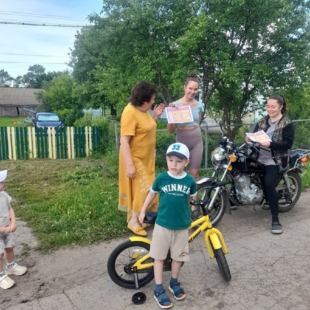 Выезд в село Верхняя Салмовка для библиотечного обслуживания населения