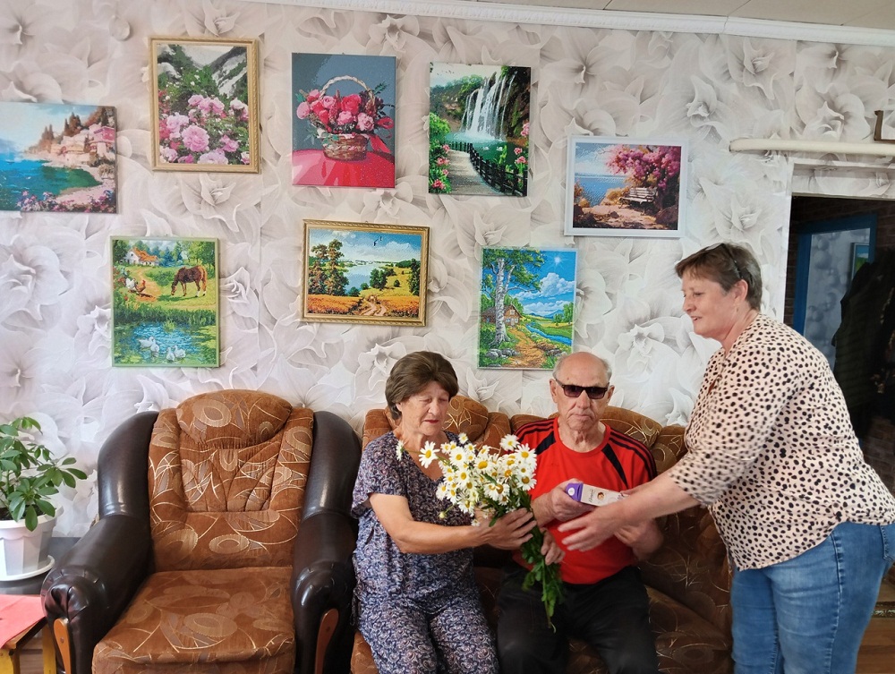 Культорганизатор Булычевского сельского Дома культуры провела акцию «Любовь, как много в этом слове!» Культорганизатор Булычевского сельского Дома культуры провела акцию «Любовь, как много в этом слове!»