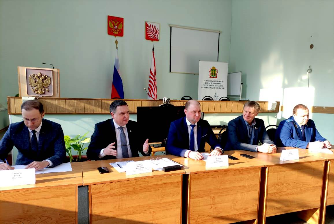 Уполномоченный по защите прав предпринимателей в Пензенской области Михаил Лисин провел встречу с представителями бизнеса Иссинского района