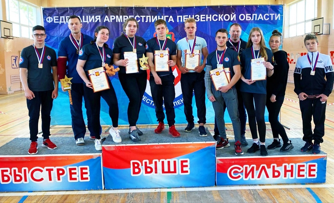 В Иссе состоялся IV межрегиональный турнир по армрестлингу «День Победы»