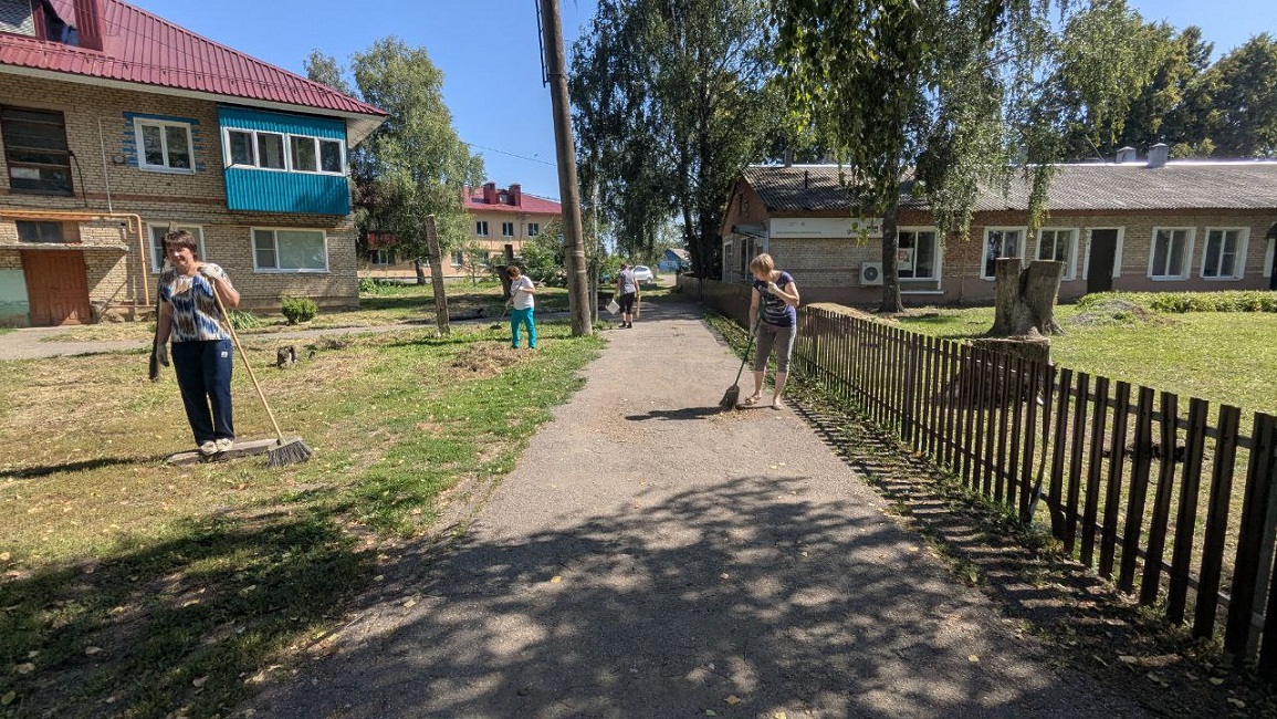  Участие коллектива МАУ "МФЦ Иссинского района" в благоустройстве р.п. Исса