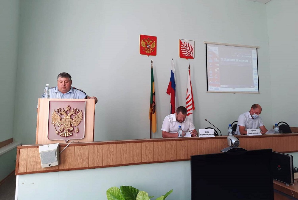 В Иссинском районе прошла очередная сессия Собрания представителей В Иссинском районе прошла очередная сессия Собрания представителей