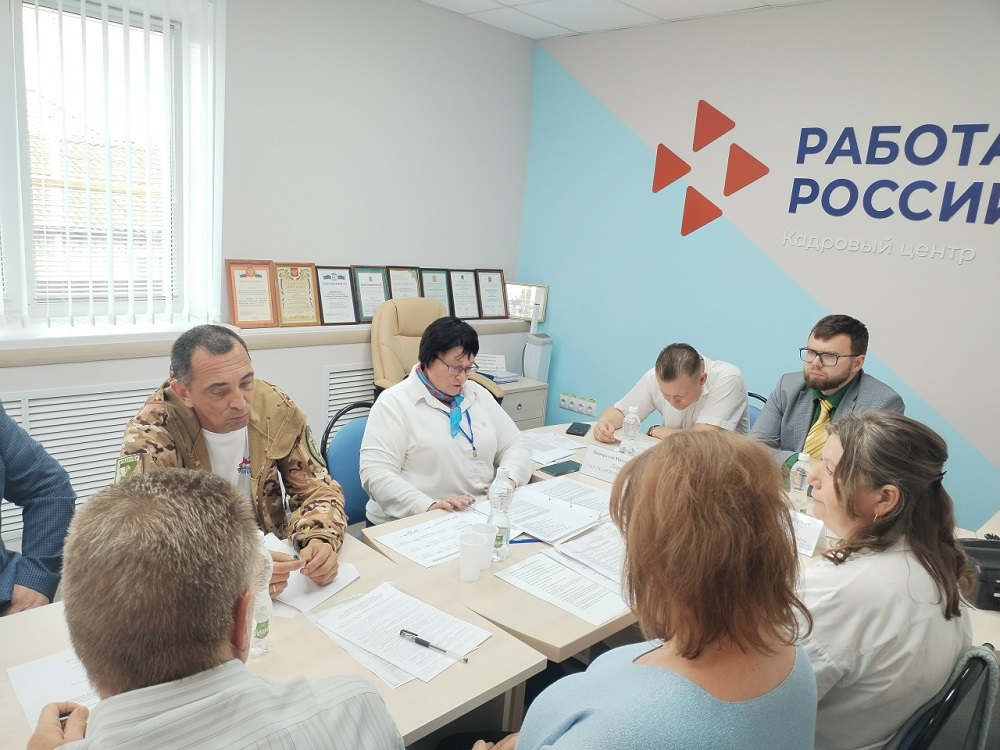 В Иссинском районе обсудили меры поддержки ветеранов и семей участников СВО: итоги заседания межведомственной комиссии В Иссинском районе обсудили меры поддержки ветеранов и семей участников СВО: итоги заседания межведомственной комиссии