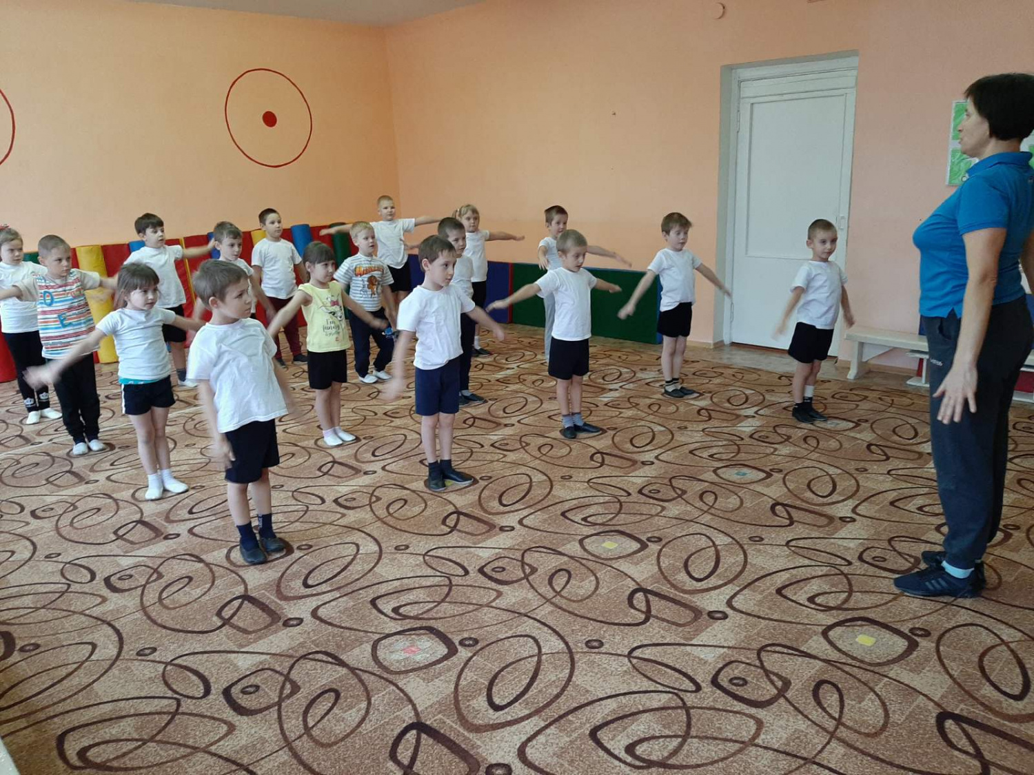 Иссинские дошкольники приняли участие в мероприятиии "Мы ГТО знаем, мы ГТО сдадим!" Иссинские дошкольники приняли участие в мероприятиии "Мы ГТО знаем, мы ГТО сдадим!"