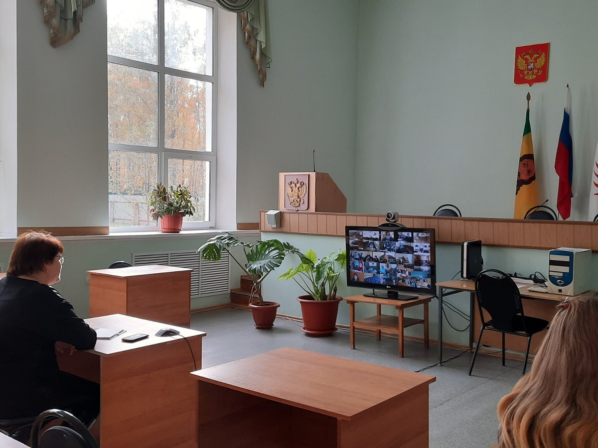 Иссинский район принял участие в совещании в режиме ВКС Иссинский район принял участие в совещании в режиме ВКС