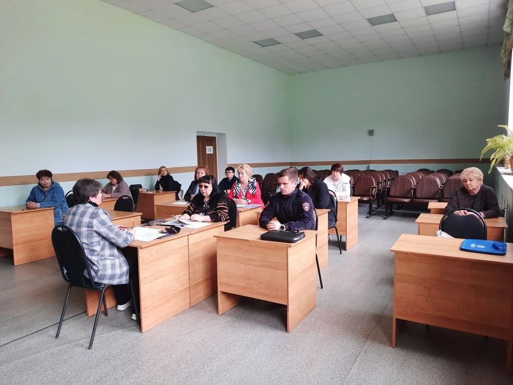 Заседание комиссии по делам несовершеннолетних Иссинского района: итоги и планы