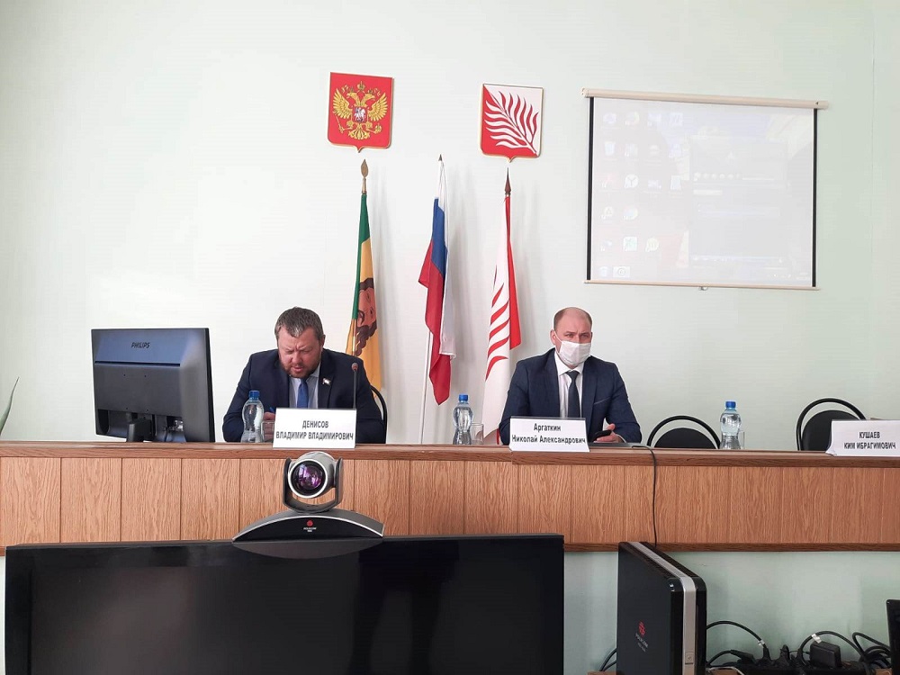 В Иссинском районе прошла очередная сессия Собрания представителей