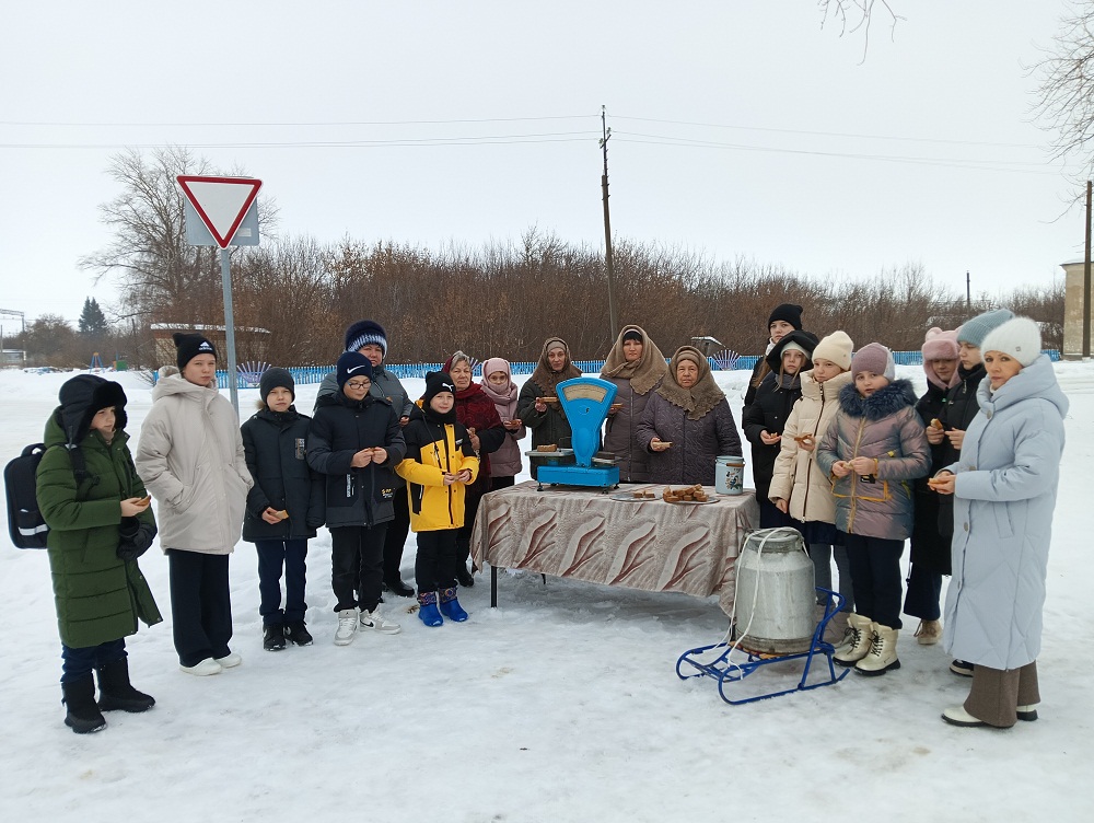 Работники Булычевского сельского дома культуры вместе с жителями села Булычево  присоединились ко Всероссийской акции памяти «Блокадный хлеб»