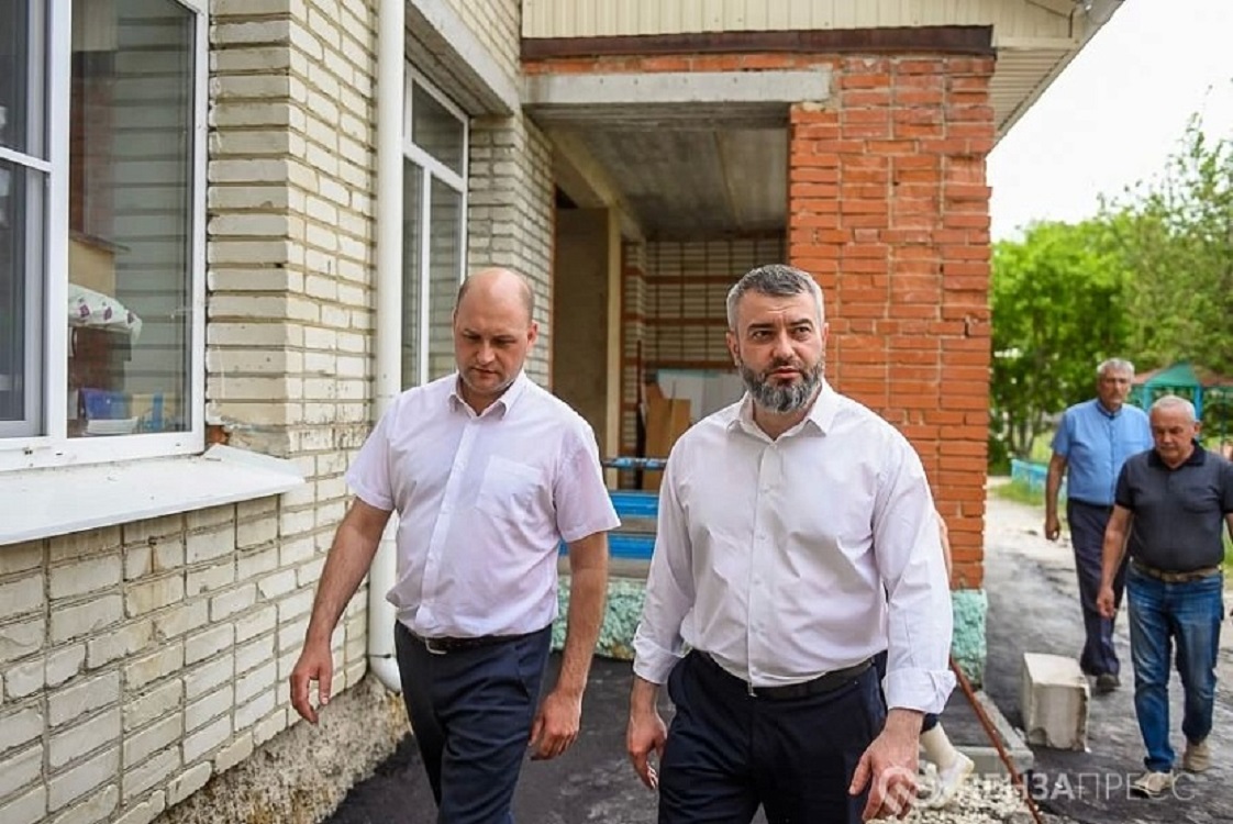 Депутат Законодательного Собрания Пензенской области Антон Шаронов совершил рабочую поездку в Иссинский район