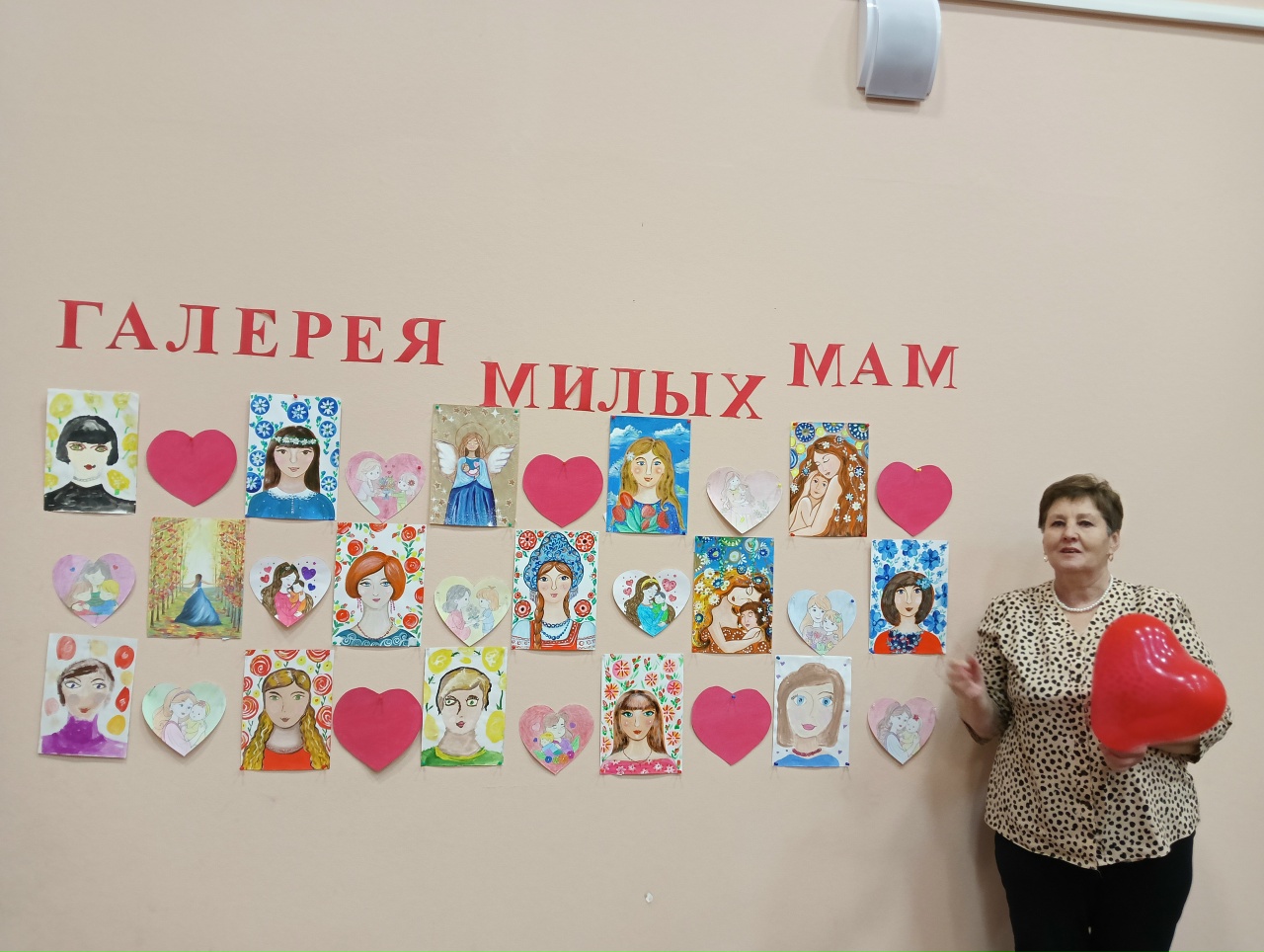 Выставка рисунков «Галерея милых мам» в Булычевском СДК Выставка рисунков «Галерея милых мам» в Булычевском СДК