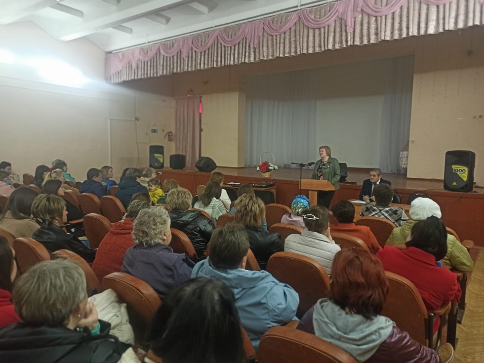 Депутат Собрания представителей Иссинского района Пензенской области Ольга Белорунова провела встречу с населением Депутат Собрания представителей Иссинского района Пензенской области Ольга Белорунова провела встречу с населением
