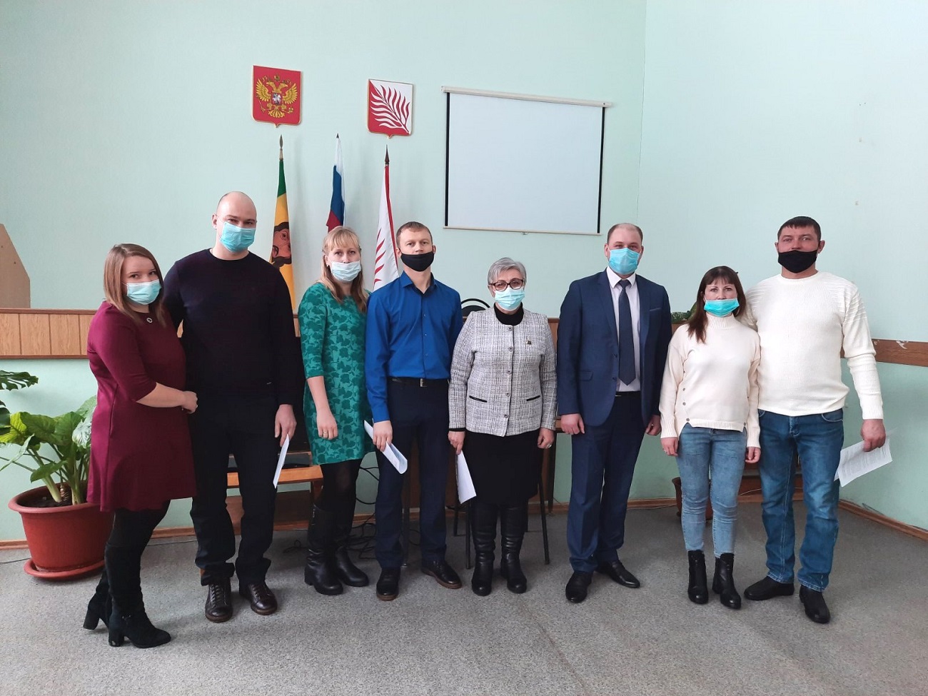 Три молодые семьи Иссинского района получили губернаторские сертификаты Три молодые семьи Иссинского района получили губернаторские сертификаты