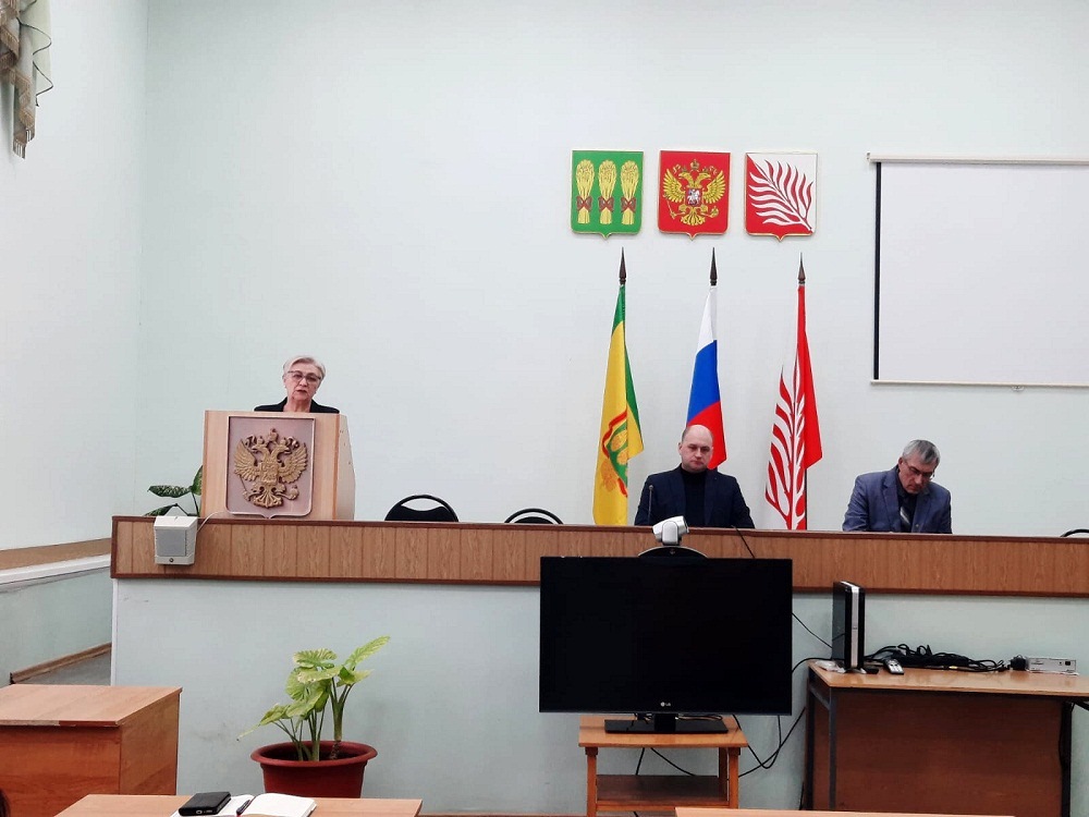 Глава Иссинского района Николай Аргаткин провел совещание Глава Иссинского района Николай Аргаткин провел совещание
