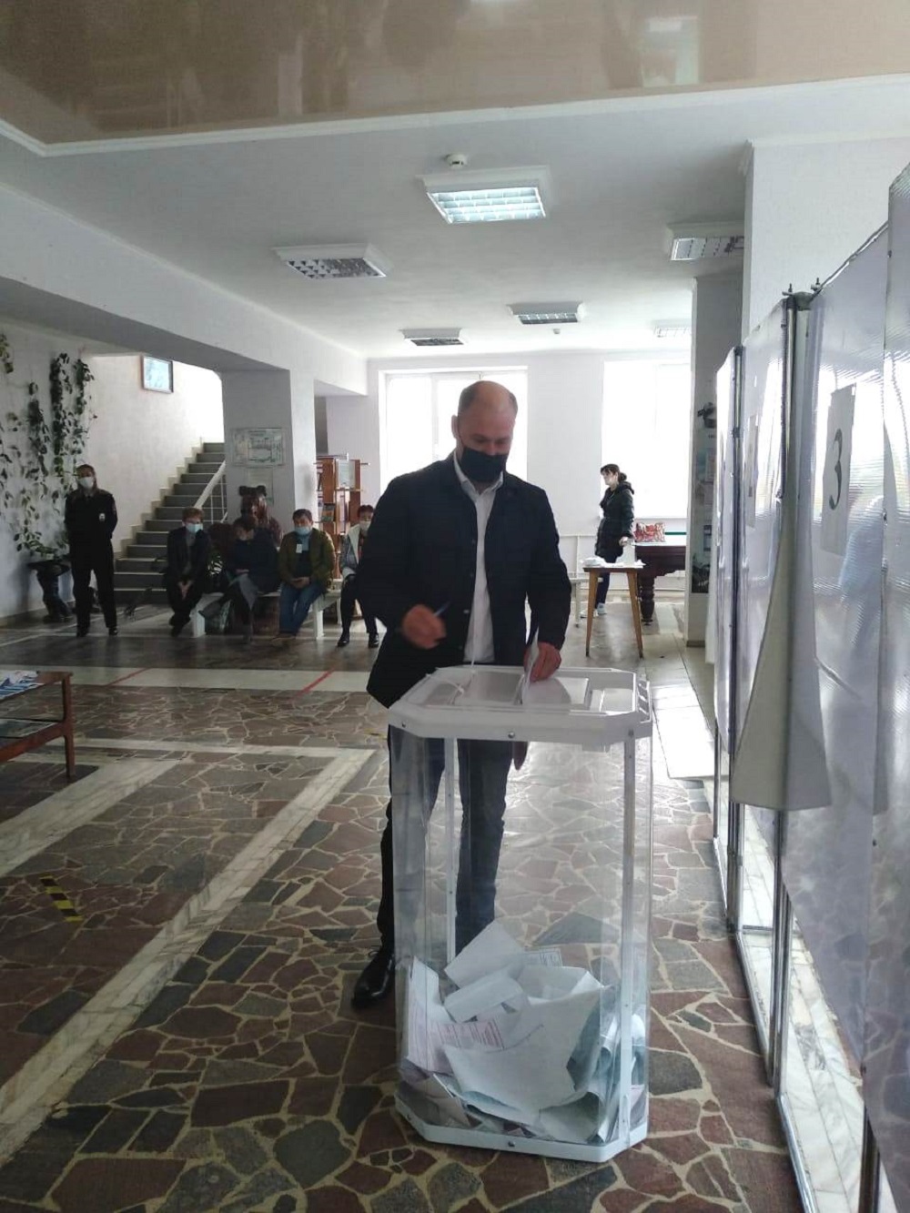 В Иссинском районе началось голосование