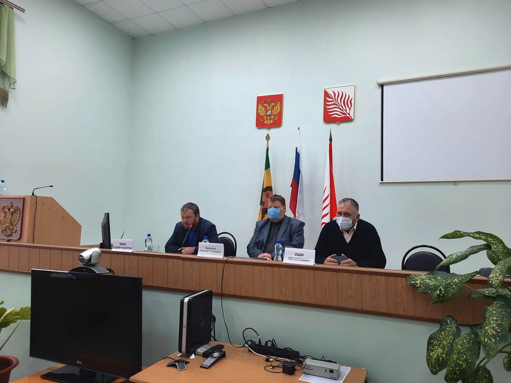 В Иссинском районе прошла очередная сессия Собрания представителей