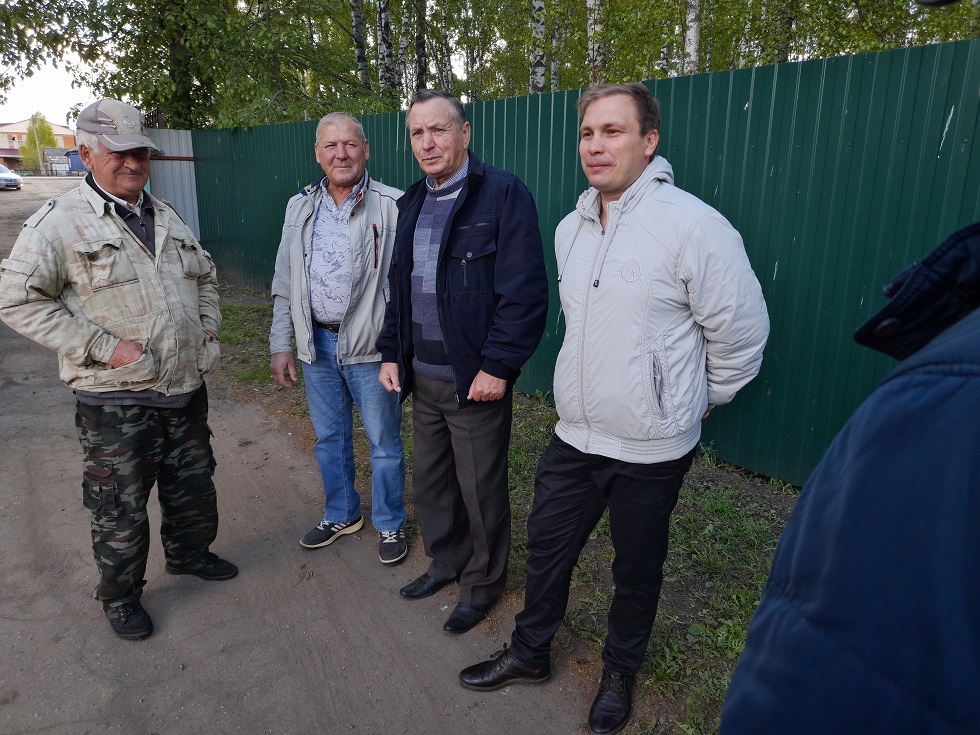 Депутат Собрания представителей Иссинского района Пензенской области Рушан Булатов встретился с населением Депутат Собрания представителей Иссинского района Пензенской области Рушан Булатов встретился с населением