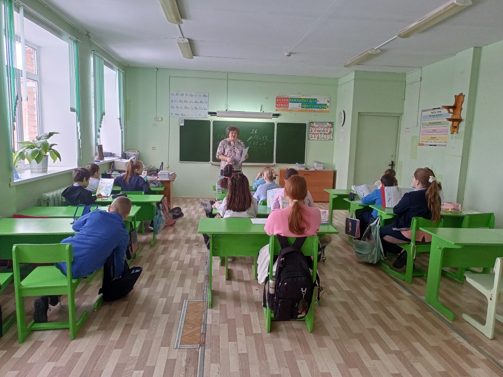 В МБОУ «Лицей р.п. Исса имени Гаврилова Н.Н» для учеников 4 класса культорганизатором Центрального районного Дома культуры проведена игровая программа «Жить здорово» В МБОУ «Лицей р.п. Исса имени Гаврилова Н.Н» для учеников 4 класса культорганизатором Центрального районного Дома культуры проведена игровая программа «Жить здорово»