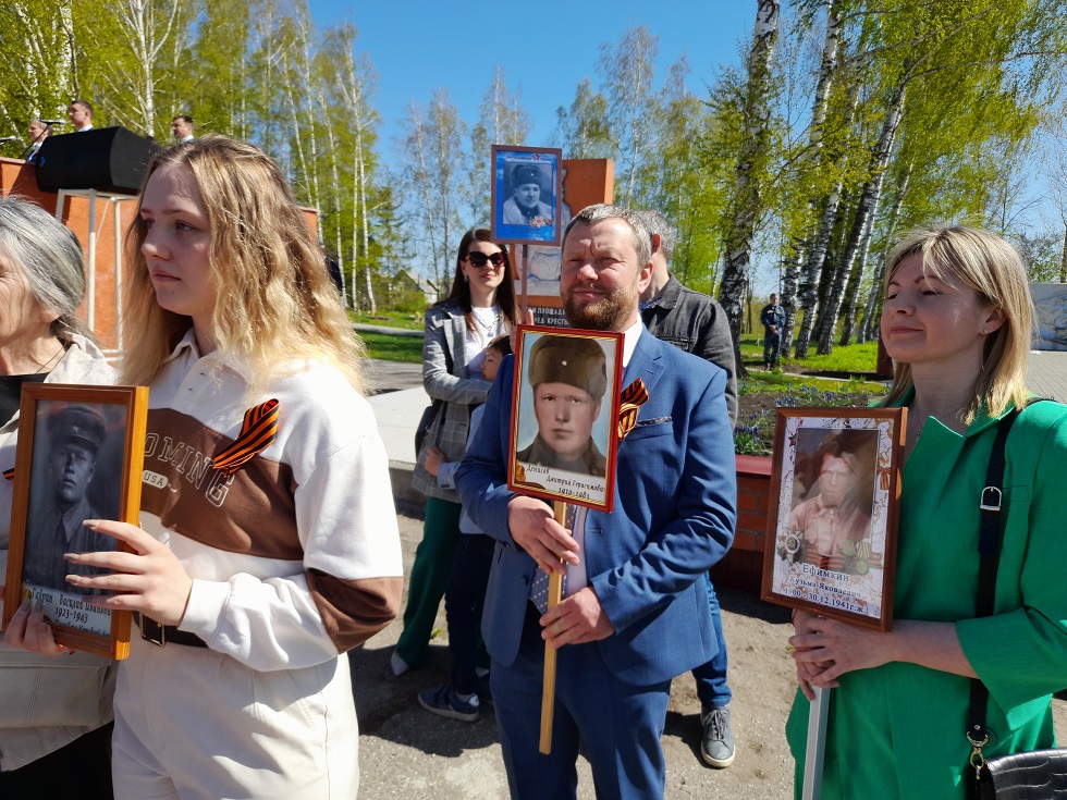 Депутат Собрания представителей Иссинского района Владимир Денисов принял участие в мероприятиях, посвященных празднованию Дня Победы 