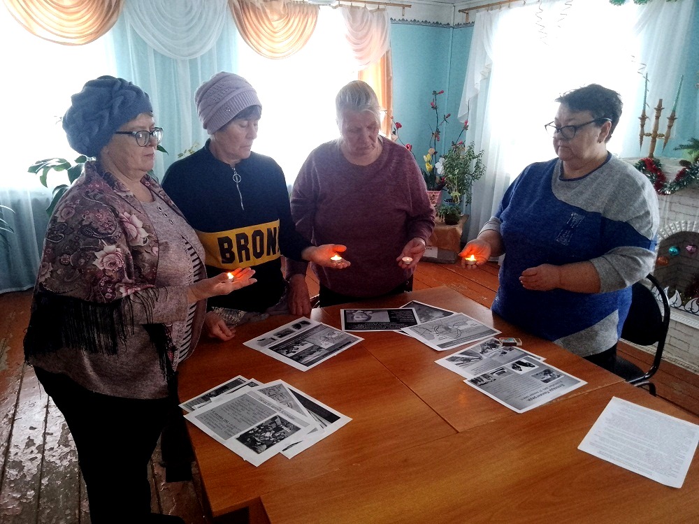 В библиотеке свх. Маяк для взрослого населения прошел час мужества «900 дней и ночей мужества, стойкости, отваги» В библиотеке свх. Маяк для взрослого населения прошел час мужества «900 дней и ночей мужества, стойкости, отваги»