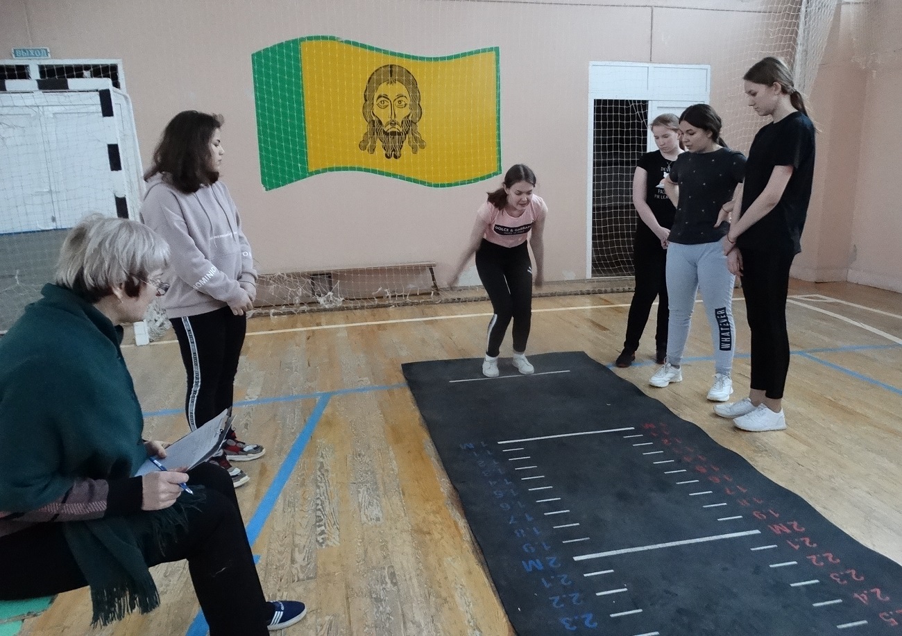 Десятиклассники приняли участие в мероприятии "10 класс - за ГТО!"