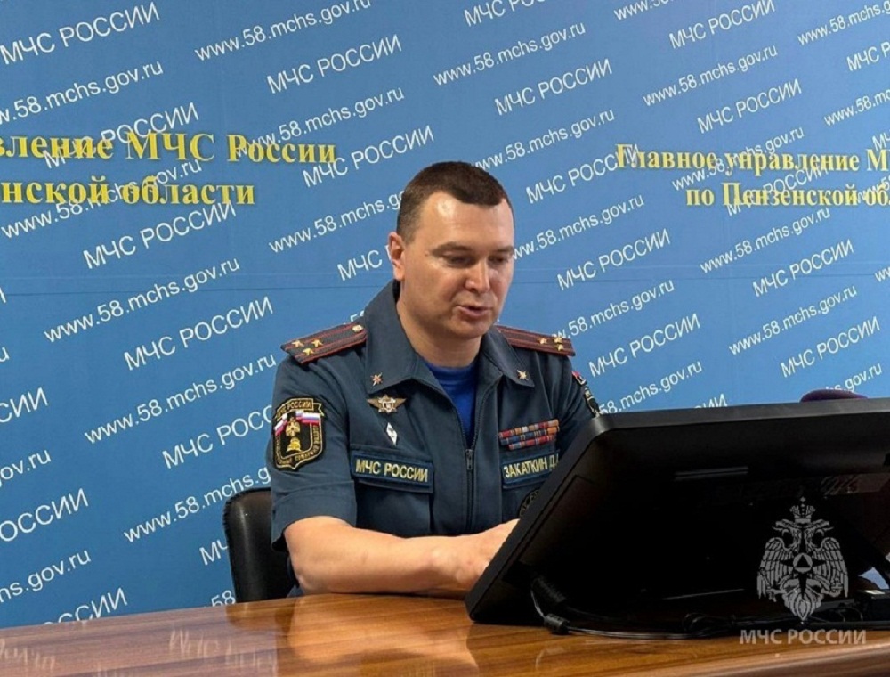 Установившаяся жаркая погода, IV класс пожарной опасности, возросшее количество пожаров стали основными темами обсуждения на брифинге в пресс-центре Главного управления