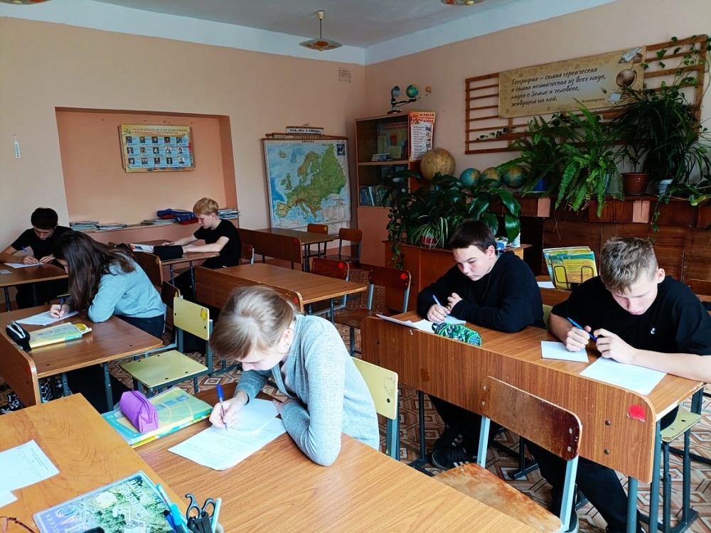 Школьный этап краеведческой олимпиады «Культура и история малой Родины — 2025» в школе села Каменный Брод Школьный этап краеведческой олимпиады «Культура и история малой Родины — 2025» в школе села Каменный Брод
