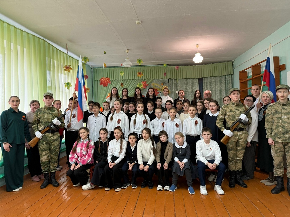 Торжественное мероприятие «Герои не ищут славы!» в школе села Дмитриевка Торжественное мероприятие «Герои не ищут славы!» в школе села Дмитриевка