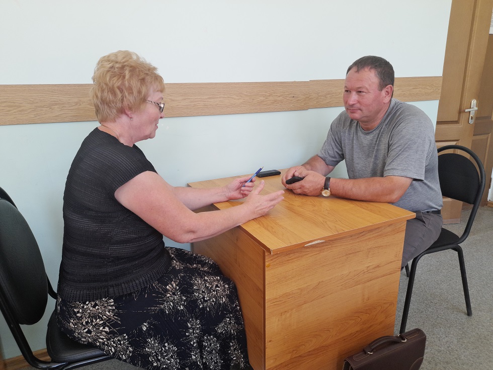 Депутат Собрания представителей Иссинского района Пензенской области Дамир Хайров провел прием граждан