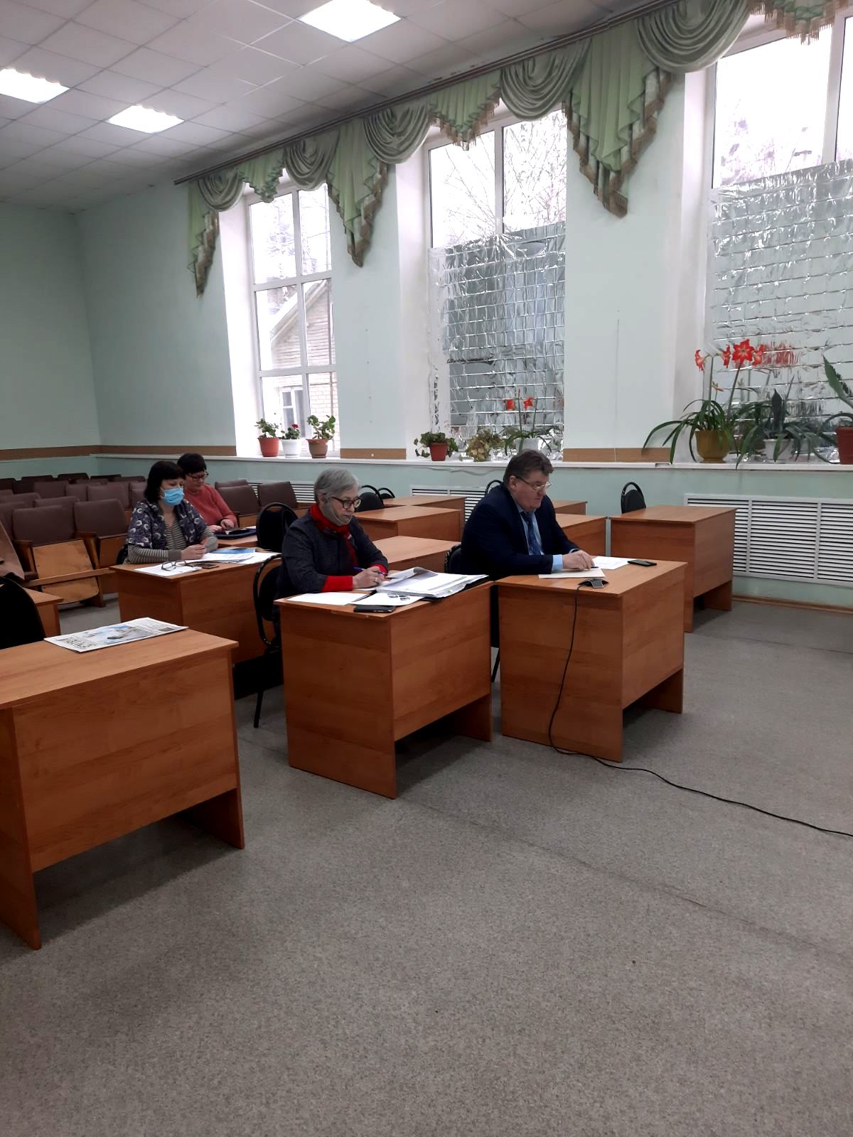 Должностные лица администрации Иссинского района приняли участие в заседании межведомственной группы в режиме ВКС