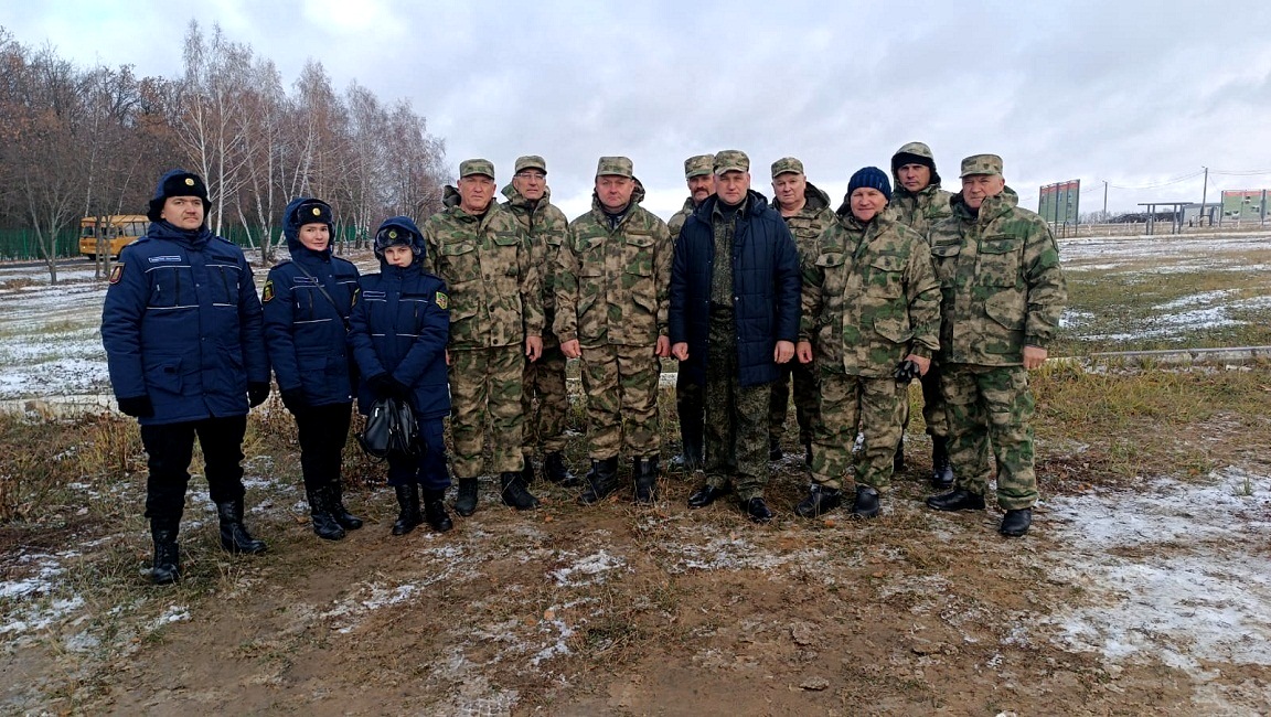Отряд территориальной самообороны и отряд содействия полиции «Тигр» Иссинского района приняли участие в смотре на учебном полигоне ПАИИ в селе Константиновка Отряд территориальной самообороны и отряд содействия полиции «Тигр» Иссинского района приняли участие в смотре на учебном полигоне ПАИИ в селе Константиновка