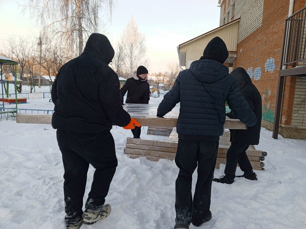 Активисты Движения Первых поддержали акцию "Добрые дела" Активисты Движения Первых поддержали акцию "Добрые дела"