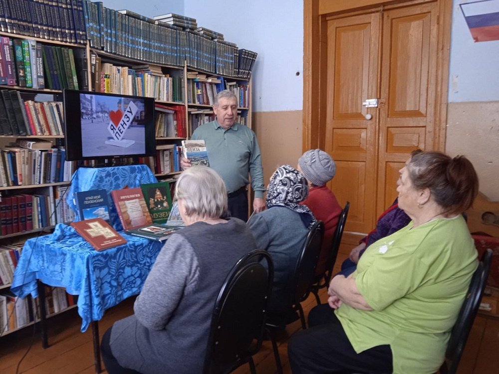 В библиотеке села Соловцово прошёл час краеведения «Мой край родной – моя история живая» В библиотеке села Соловцово прошёл час краеведения «Мой край родной – моя история живая»