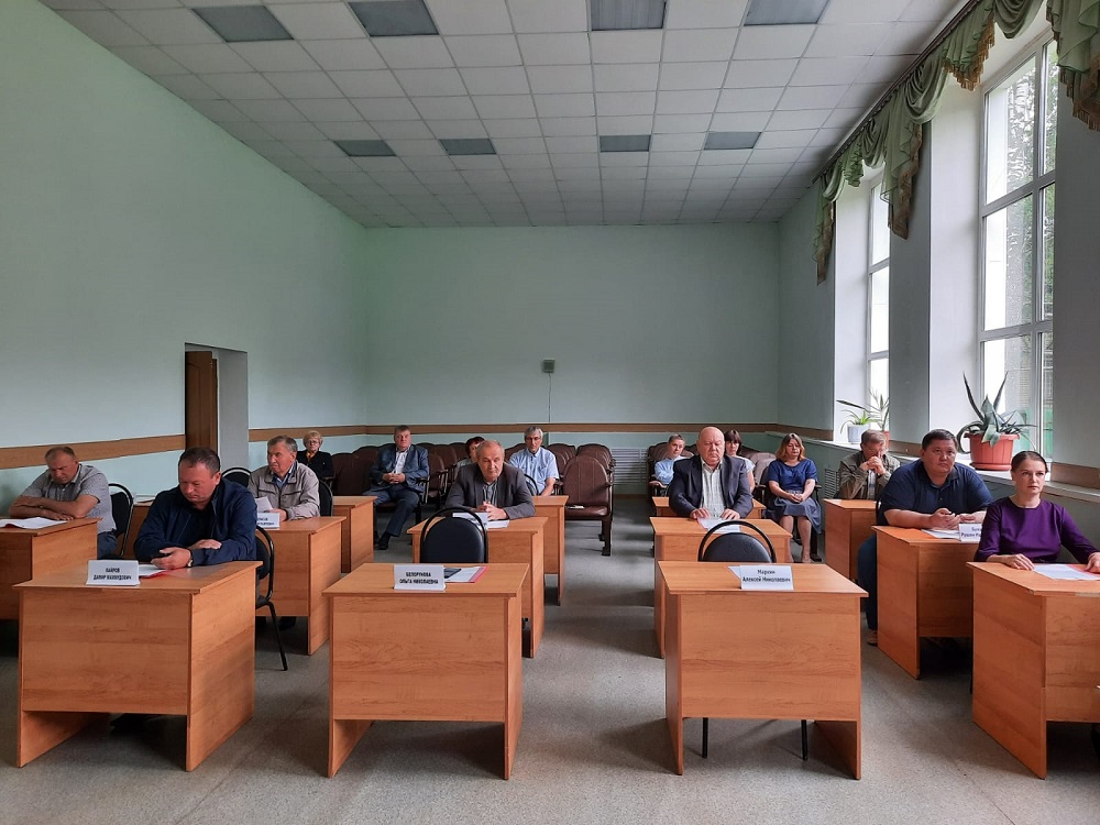 В Иссинском районе прошла очередная сессия Собрания представителей