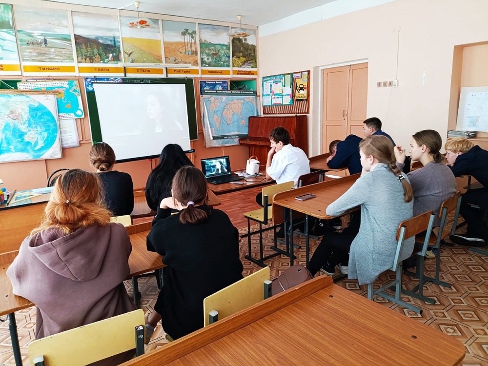 Киноуроки в школе села Каменный Брод