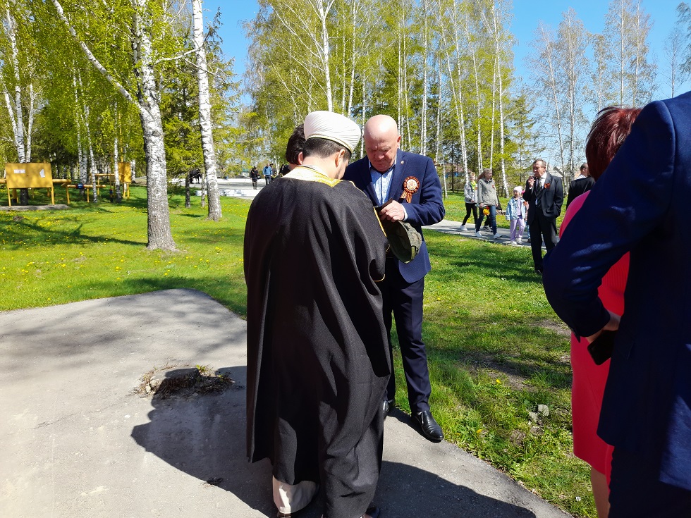 Депутат Собрания представителей Иссинского района Рафик Юсупов принял участие в мероприятиях, посвященных празднованию Дня Победы 