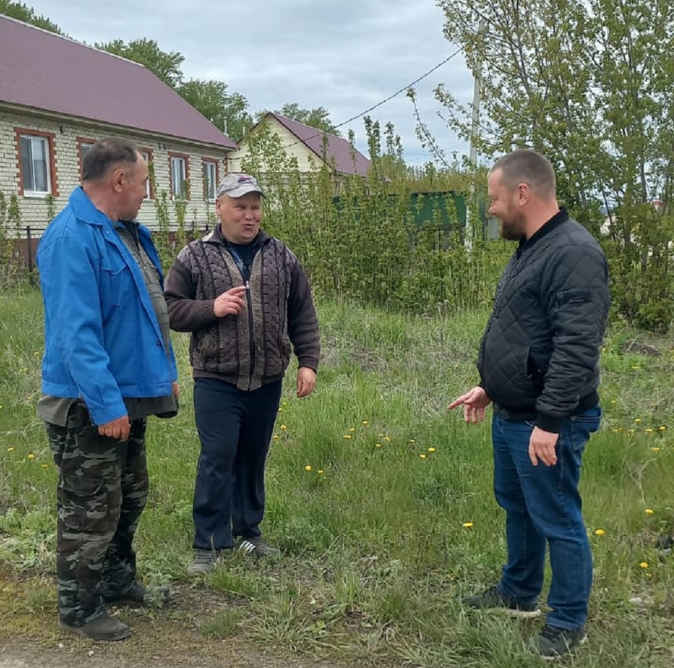 Депутат Собрания представителей Иссинского района Пензенской области Владимир Денисов провел встречу с населением
