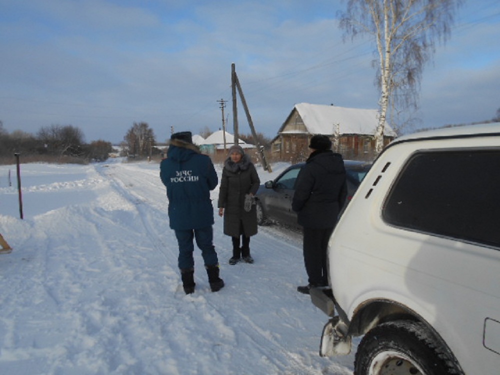 В Иссинском районе проводятся профилактические рейды по частному жилому сектору населенных пунктов в целях обеспечения безопасной жизнедеятельности населения и подготовке в  вопросах безопасности
