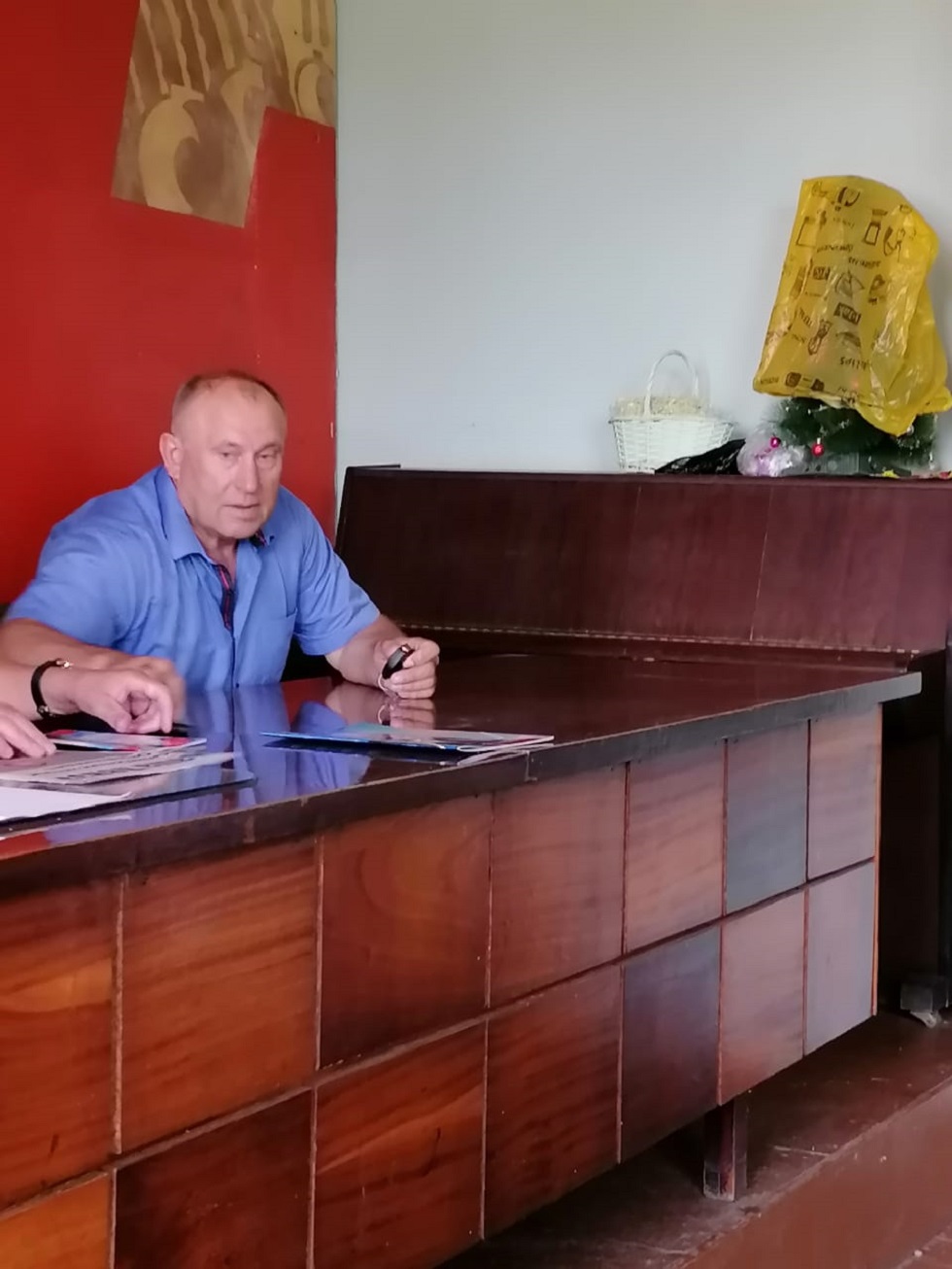 Депутат Собрания представителей Иссинского района Пензенской области Тахир Гафаров провел встречу с населением 