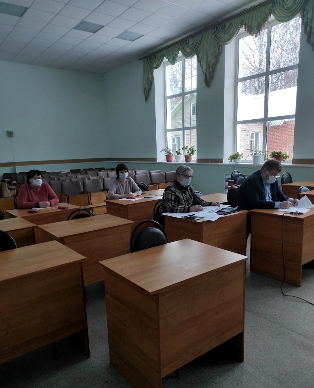 Должностные лица администрации Иссинского района приняли участие в заседании межведомственной группы в режиме ВКС