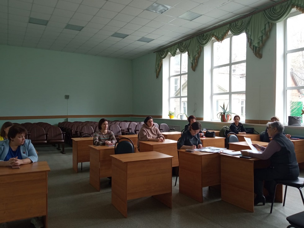 Состоялось заседание комиссии по делам несовершеннолетних и защите их прав
