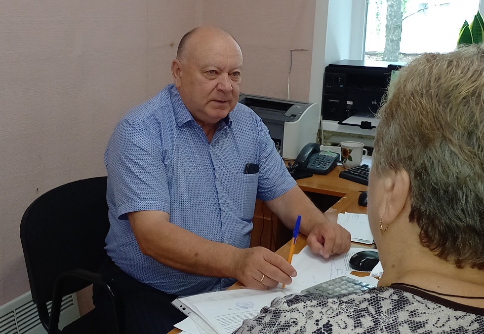 Депутат Собрания представителей Иссинского района Пензенской области Владимир Кузнецов провел прием граждан 