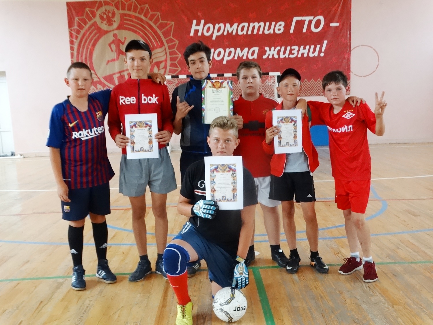 В рамках Всероссийского антинаркотического месячника в Иссе прошли соревнования по мини-футболу
