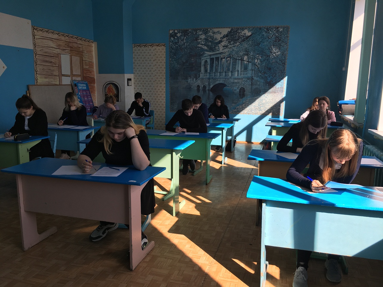В Иссинском районе определены победители районного этапа областной олимпиады среди обучающихся 9-11 классов общеобразовательных организаций по основам избирательного права и избирательного процесса