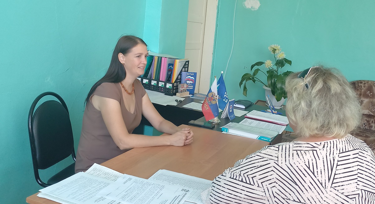 Депутат Собрания представителей Иссинского района Пензенской области Татьяна Сатыренко провела прием граждан
