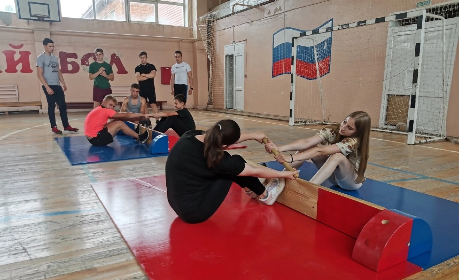 Иссинскую спортшколу оснастили оборудованием для занятий мас-рестлингом